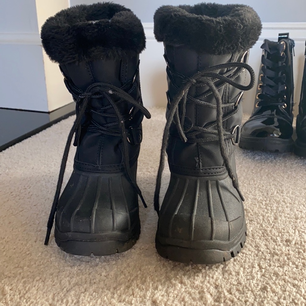 Girl’s Black Snow Boots Sz 12